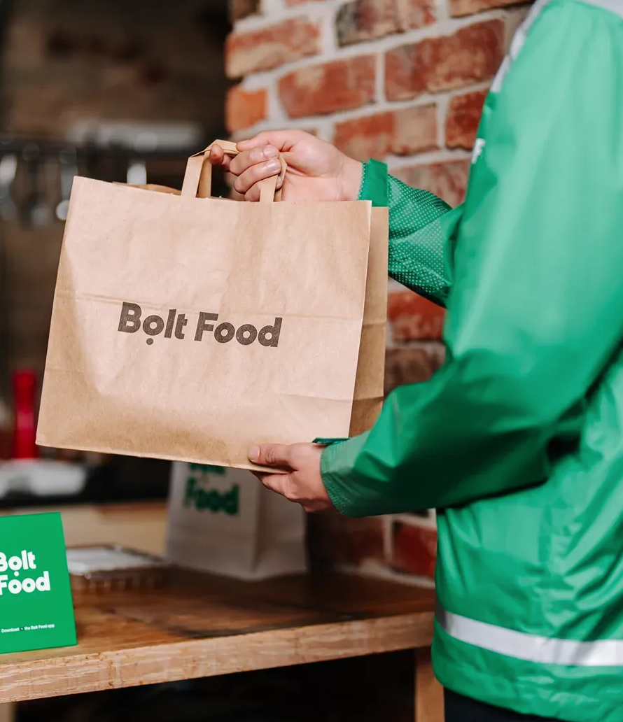 Bolt Food sifarişinin təhvil verilməsi